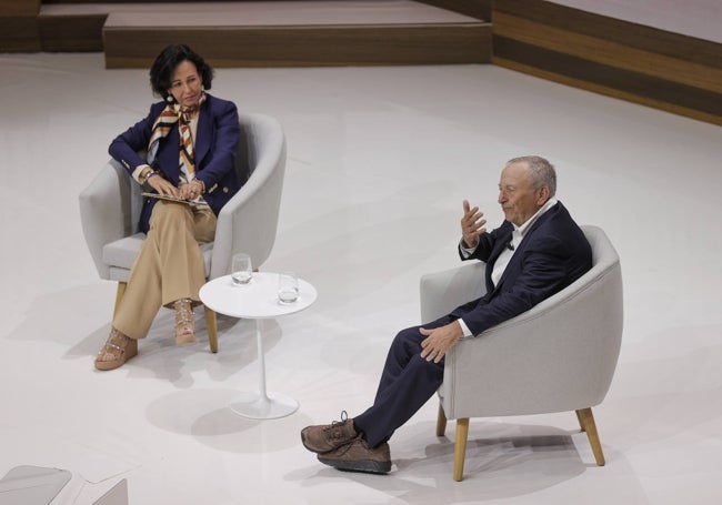 Ana Botín y Lawrence Summers, durante la charla.