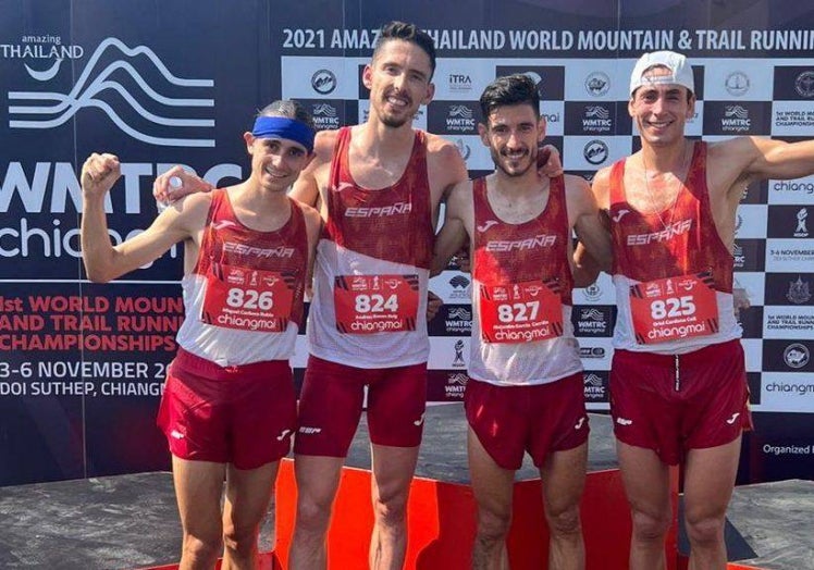 Andreu Blanes, junto a Oriol Cardona, Alejandro García y Miquel Corbera, en el Mundial de 2022.