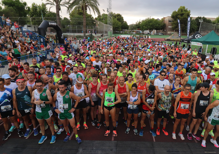 Varios participante del club antes de empezar una carrera.