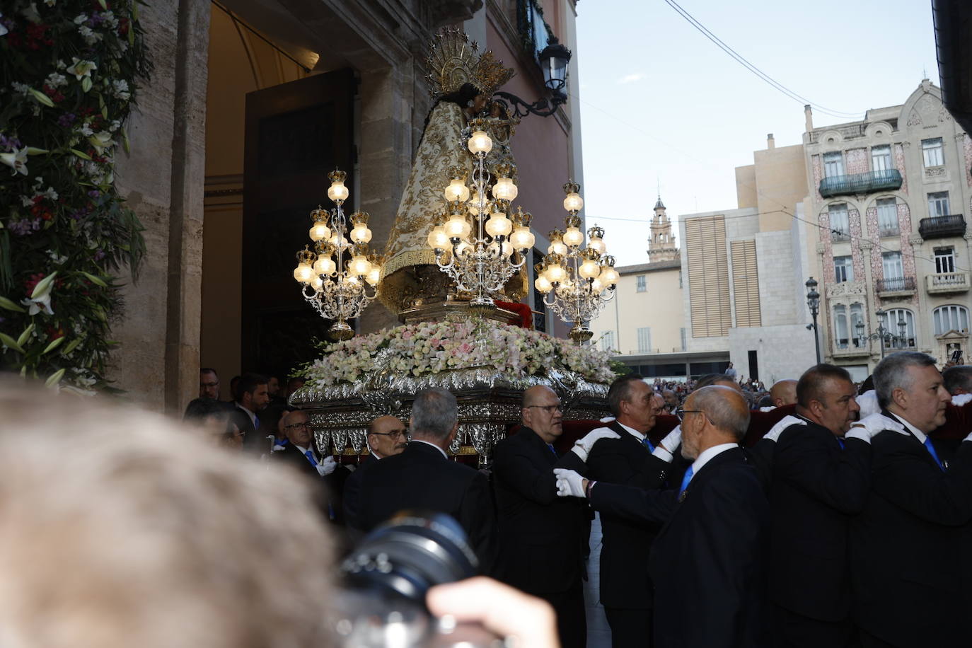 Salida extraordinaria de la talla original de la Virgen de los Desamparados