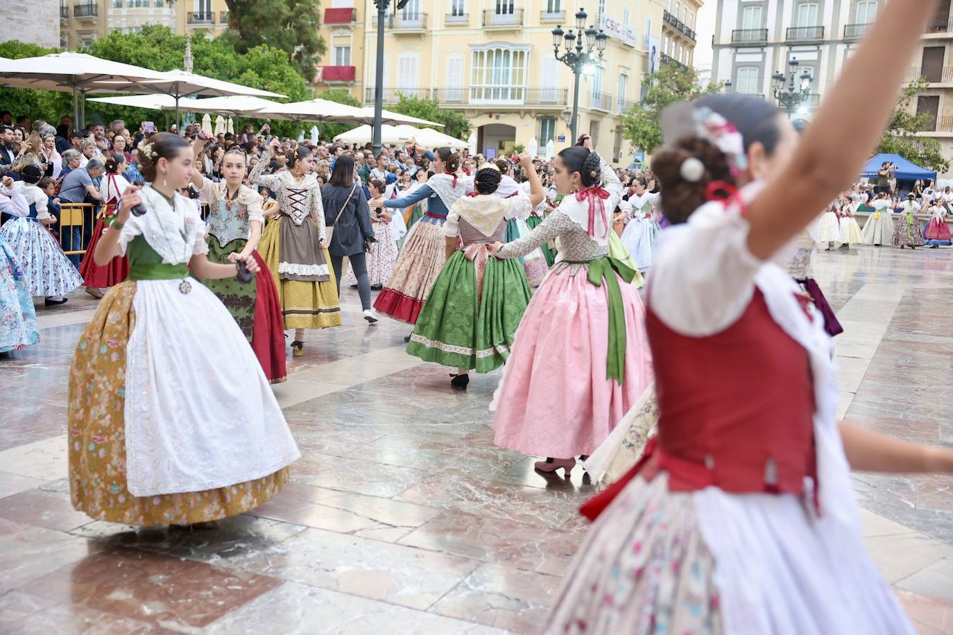 Dansà infantil a la Virgen de los Desamparados