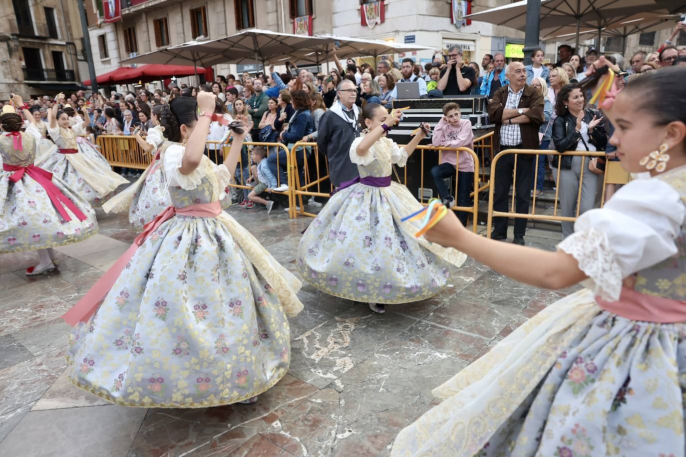 Dansà infantil a la Virgen de los Desamparados