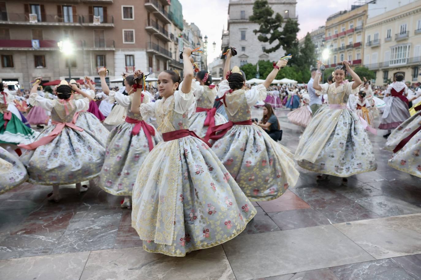 Dansà infantil a la Virgen de los Desamparados