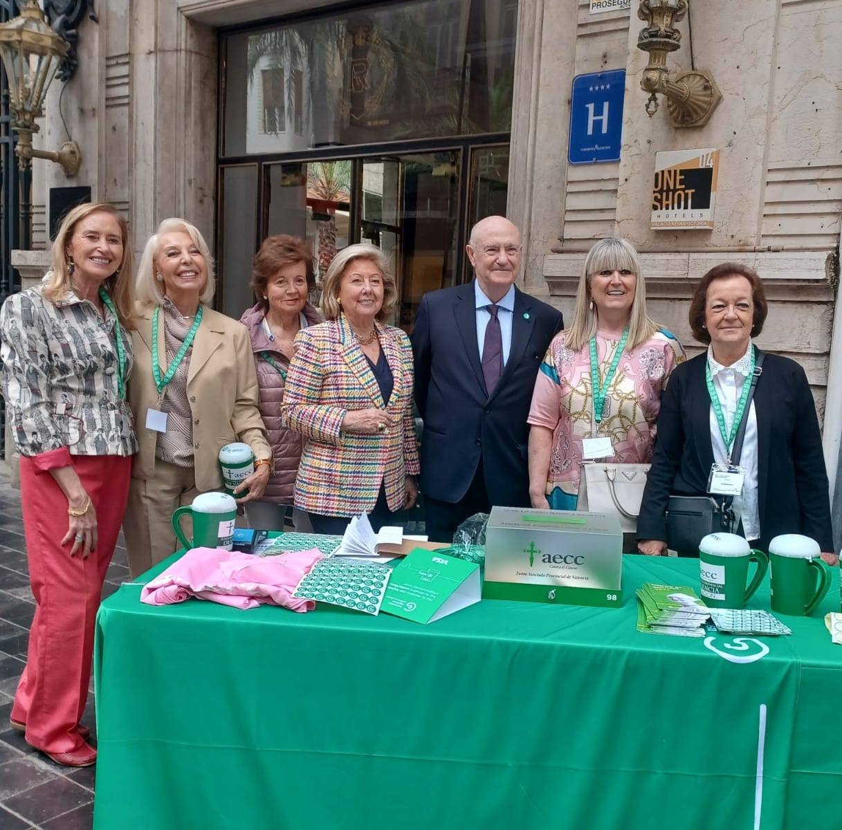 La sociedad valenciana se vuelca con las huchas contra el cáncer