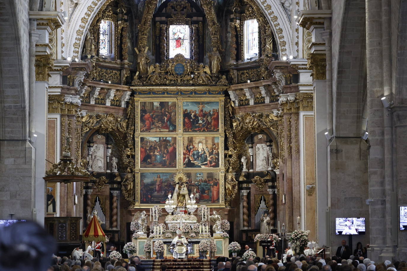 La Catedral de Valencia en la celebración de la misa solemne del centenario de la coronación