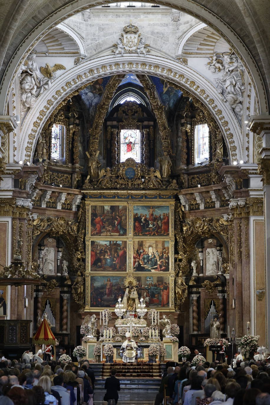 La Catedral de Valencia en la celebración de la misa solemne del centenario de la coronación