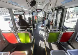 Interior de un autobús de la EMT.