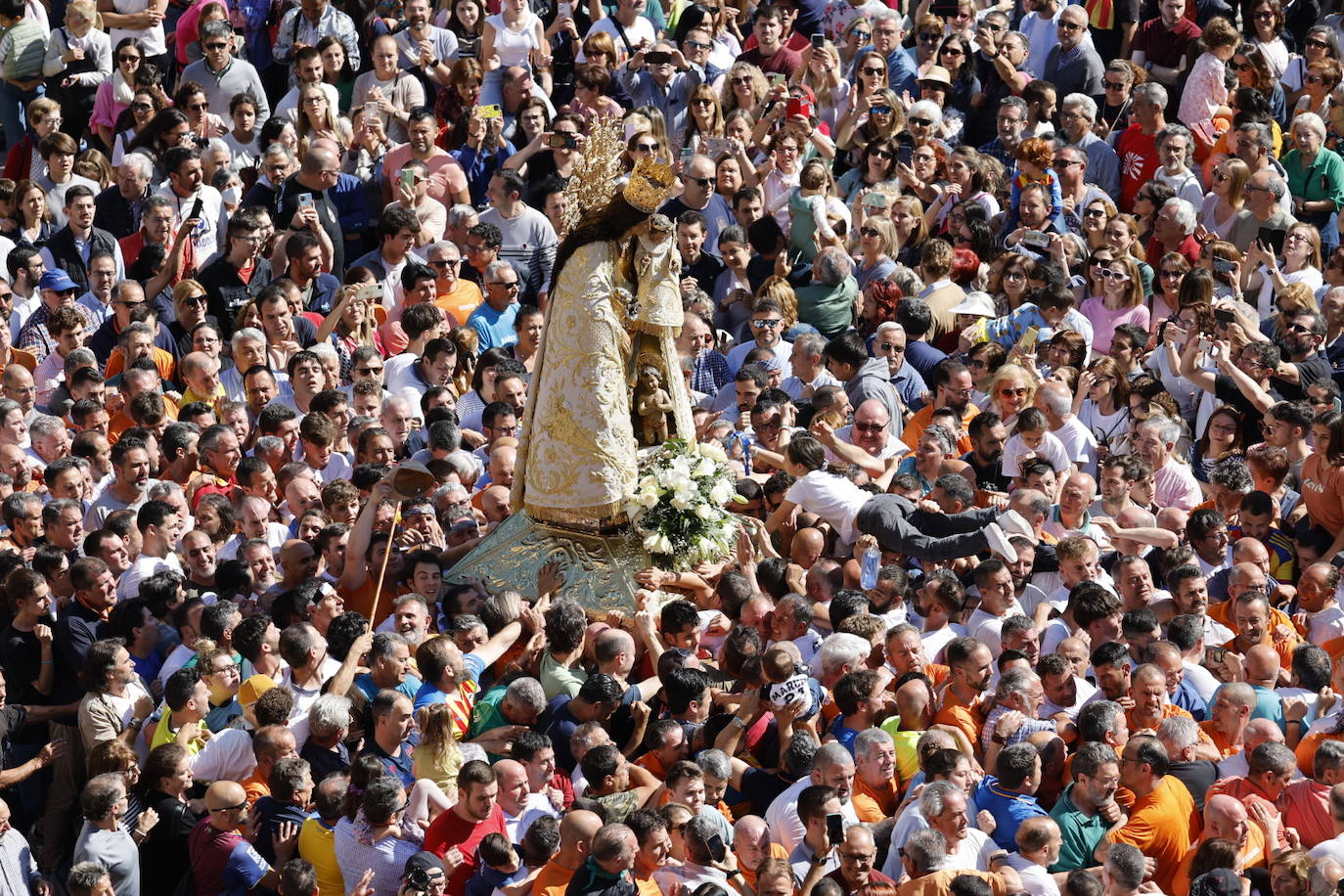 Así ha sido el Traslado de la Virgen de los Desamparados