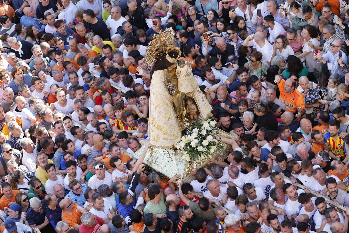 Así ha sido el Traslado de la Virgen de los Desamparados