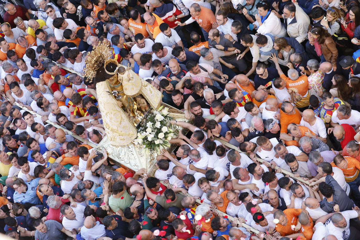 Así ha sido el Traslado de la Virgen de los Desamparados