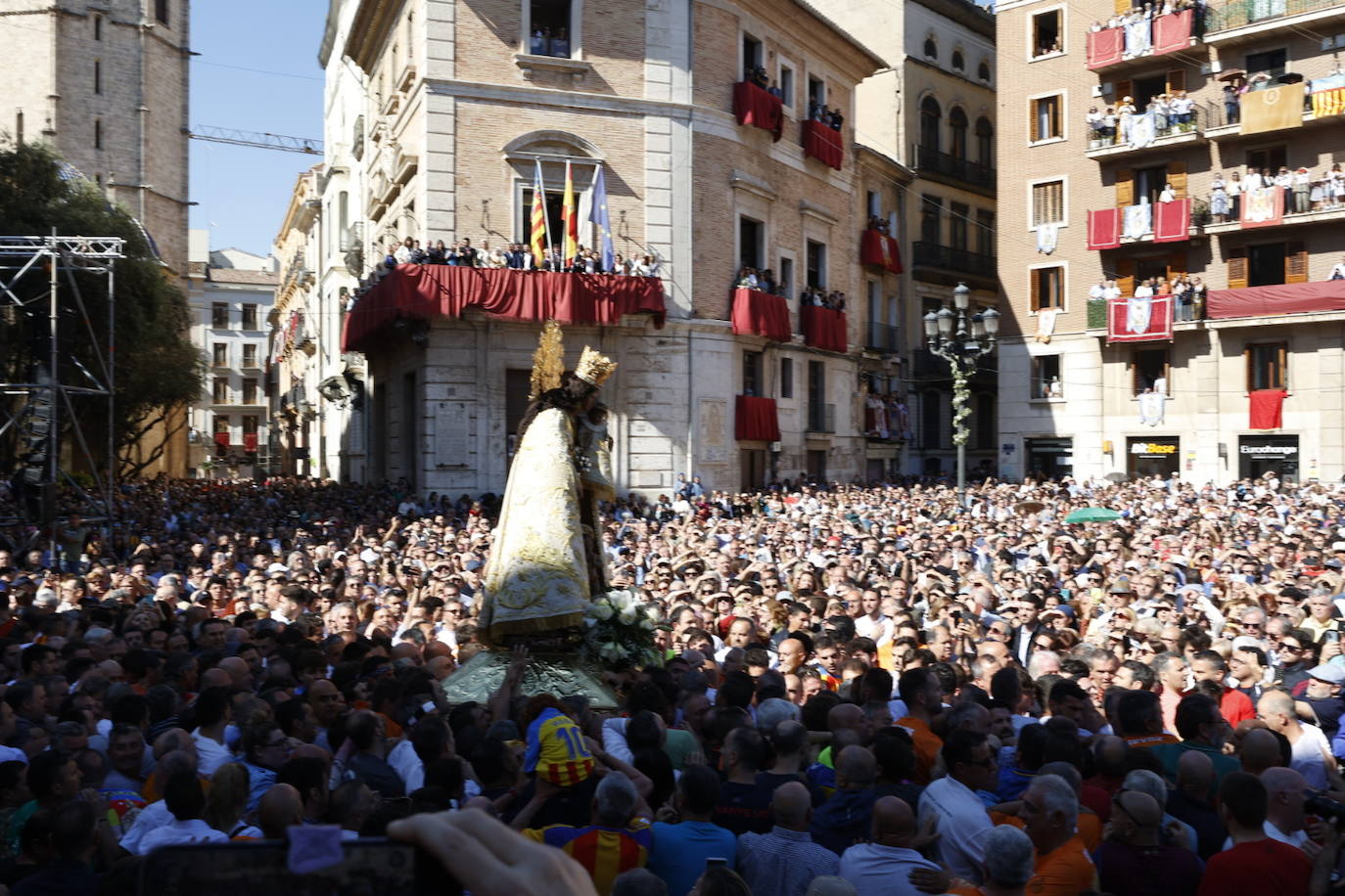 Así ha sido el Traslado de la Virgen de los Desamparados