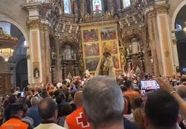 Así ha entrado la Virgen de los Desamparados a la Catedral de Valencia tras el Traslado