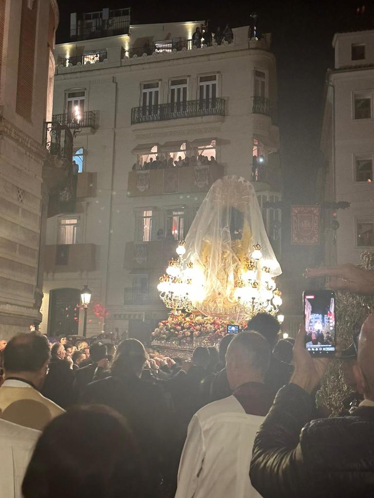 Lluvia de pétalos (y agua)