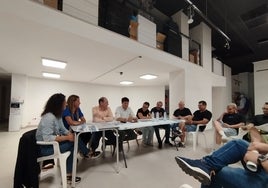 Reunión del PP con el colectivo fallero de Xàtiva.