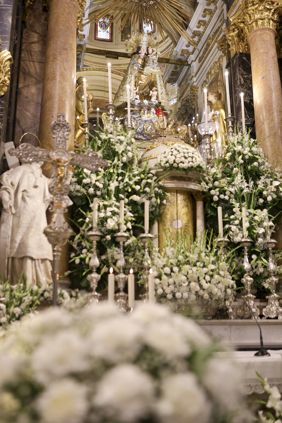 Ofrenda de los floristas a la Virgen de los Desamparados