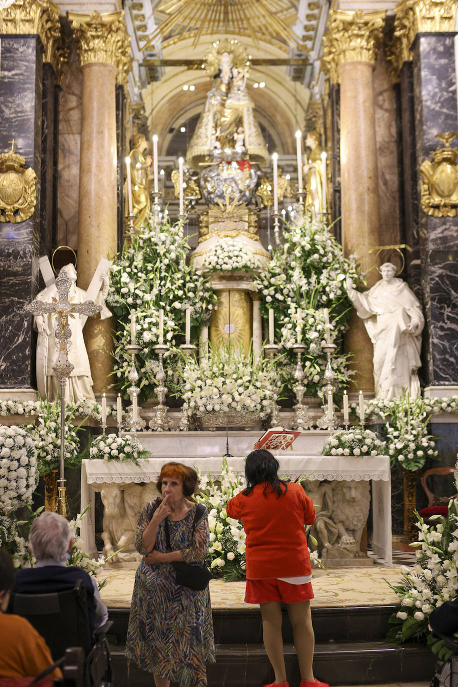 Ofrenda de los floristas a la Virgen de los Desamparados