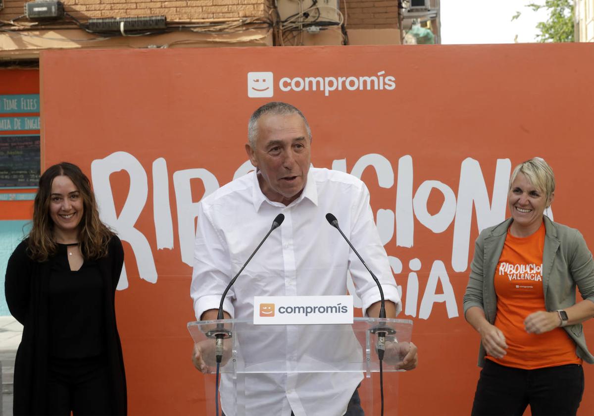 Campaña electoral de Compromis en el Cabanyal, con Joan Baldoví al frente.