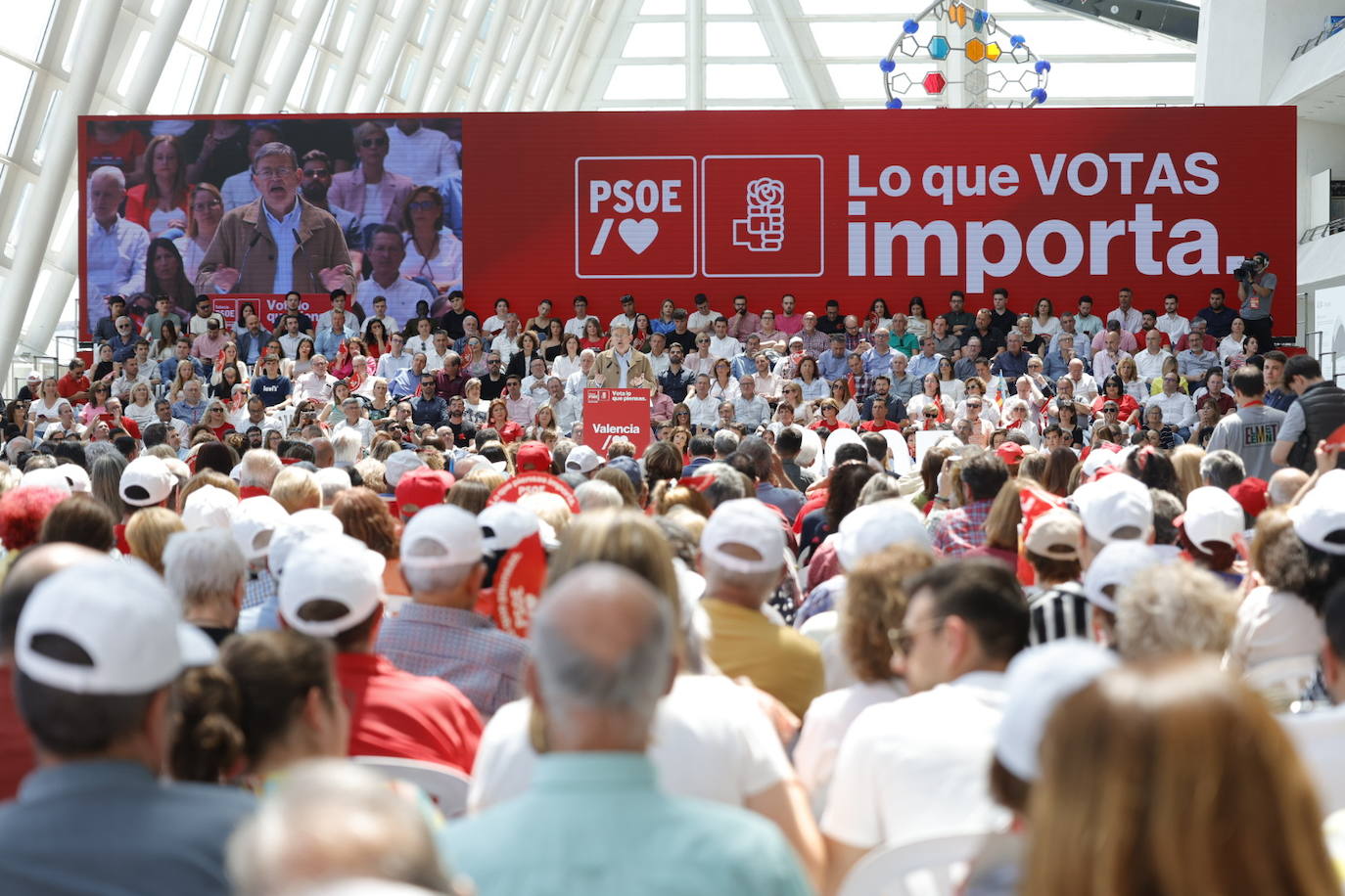 Fotos del mitin de Pedro Sánchez en Valencia antes del 28-M