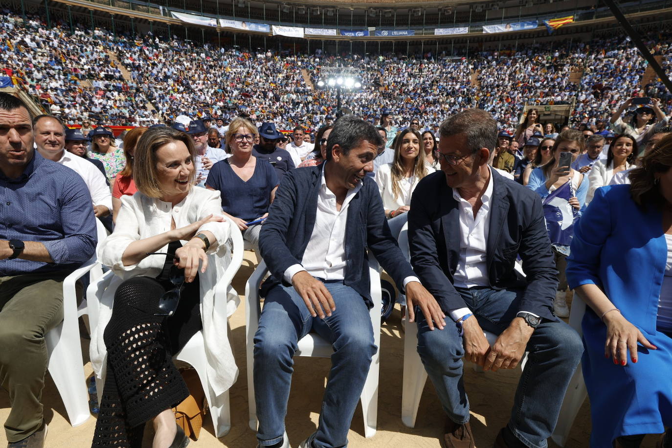 Fotos: el PP llena la plaza de toros en su mitin en Valencia