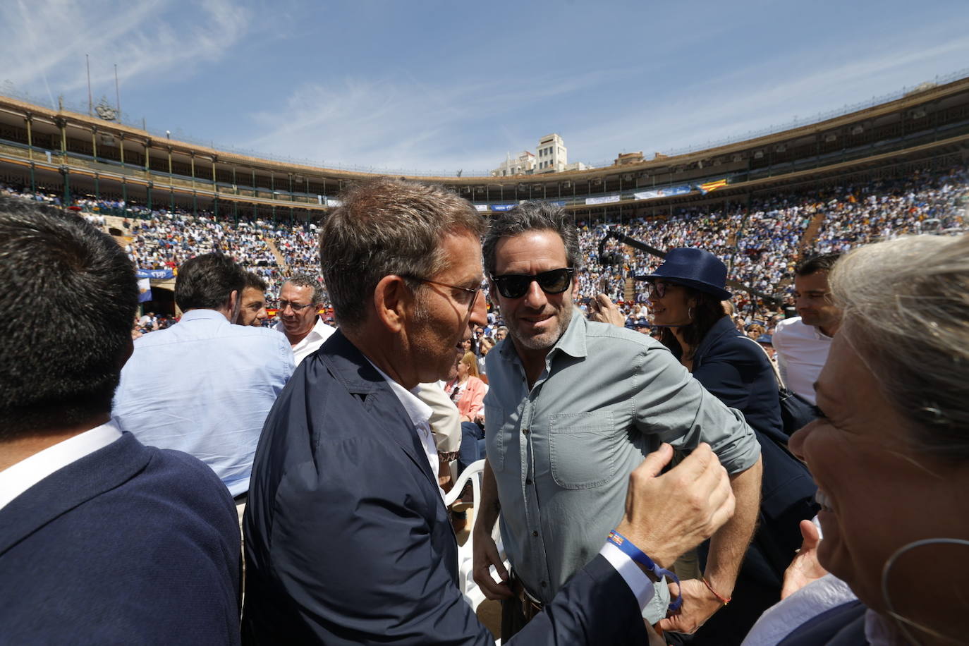 Fotos: el PP llena la plaza de toros en su mitin en Valencia