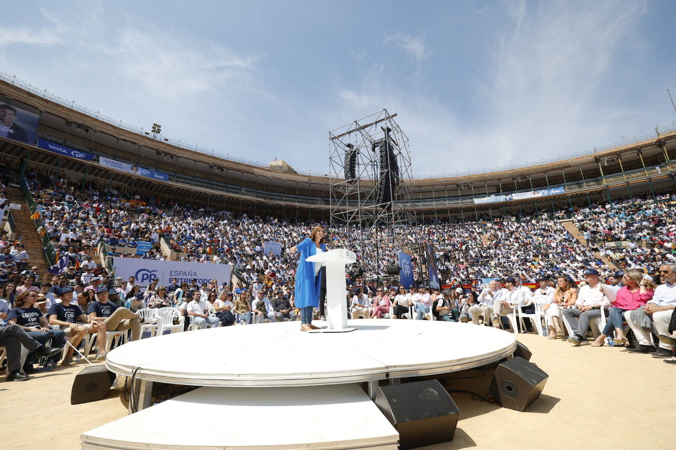 Fotos: el PP llena la plaza de toros en su mitin en Valencia