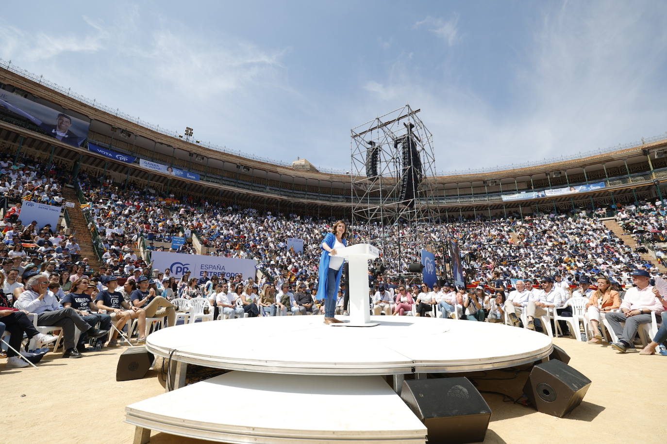 Fotos: el PP llena la plaza de toros en su mitin en Valencia