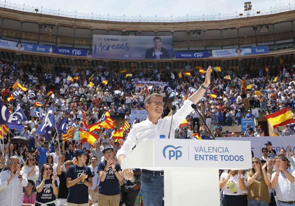 Feijóo, este domingo, en el mitin de la plaza de toros de Valencia