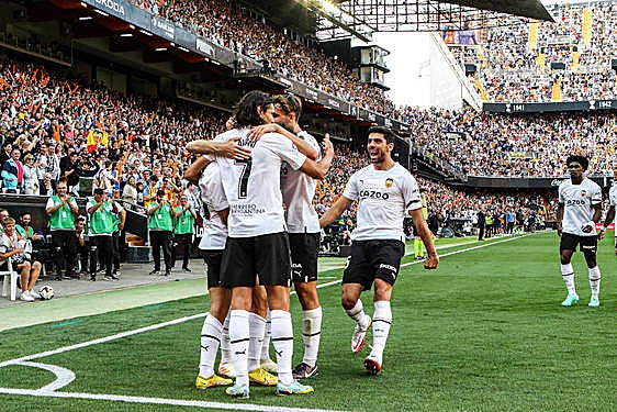 El superordenador sentencia a tres equipos en su nueva predicción tras la victoria del Valencia