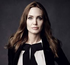 Angelina Jolie, actriz, directora y empresaria estadounidense.