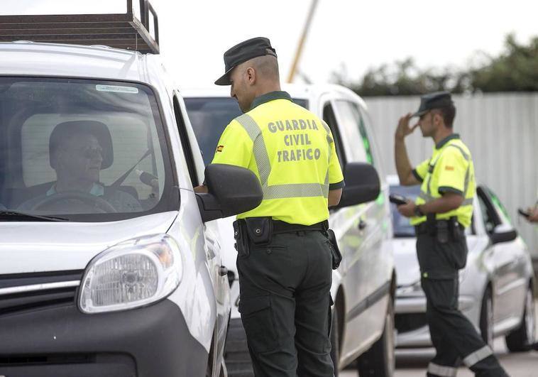 Un control de tráfico de la Guardia Civil en una imagen de archivo