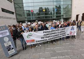 Protesta de funcionarios este miércoles en la Ciudas de la Justicia de Valencia.