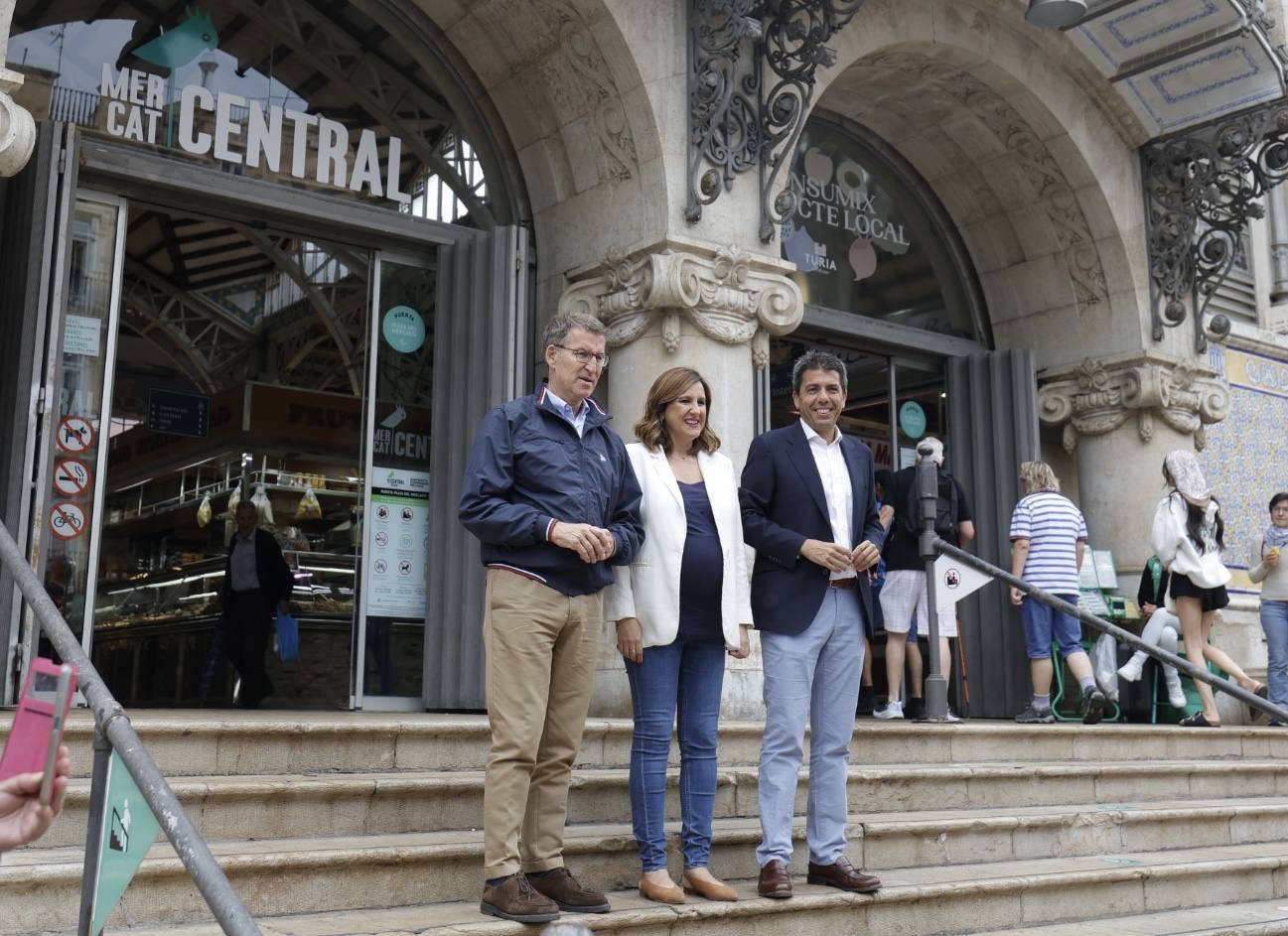 Fotos | Feijóo vuelve a Valencia: del mercado Central a la Fundación Bancaja