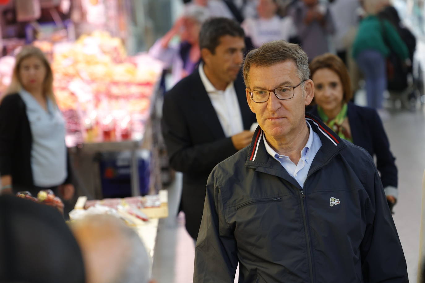 Fotos | Feijóo vuelve a Valencia: del mercado Central a la Fundación Bancaja