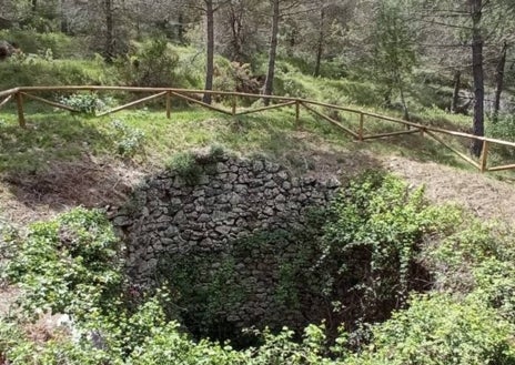 Imagen secundaria 1 - Distintos tramos del recorrido por la Serra Mariola.