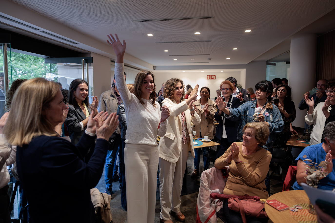 Sandra Gómez y María Jesús Montero, este jueves en Valencia.