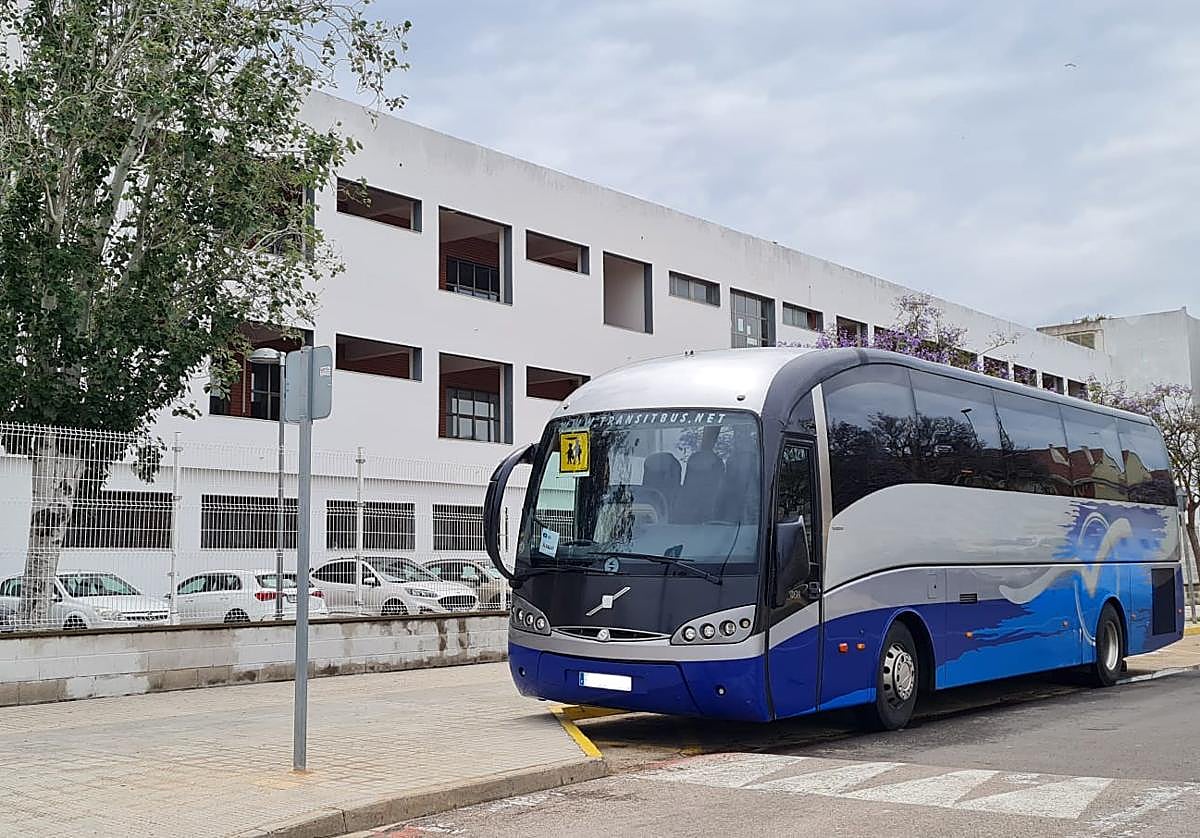 Los alumnos podrán acudir en bus a las sedes de los exámenes.