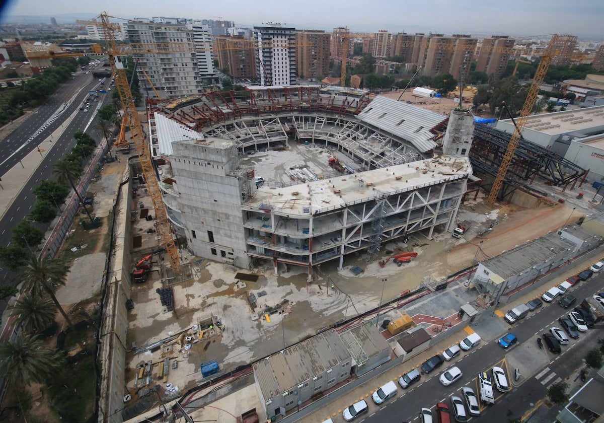 Aspecto actual de las obras del Roig Arena.