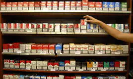 El BOE publica el nuevo precio del tabaco para esta semana: cambian decenas de marcas de cigarros o cigarrillos como Vegafina
