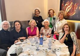 Elvira Más, María José Martí, Emilia Hervás, Hortensia Herrero, Amparo Mira, Marta de Diego, Mayrén Beneyto y Amparo Andreu.