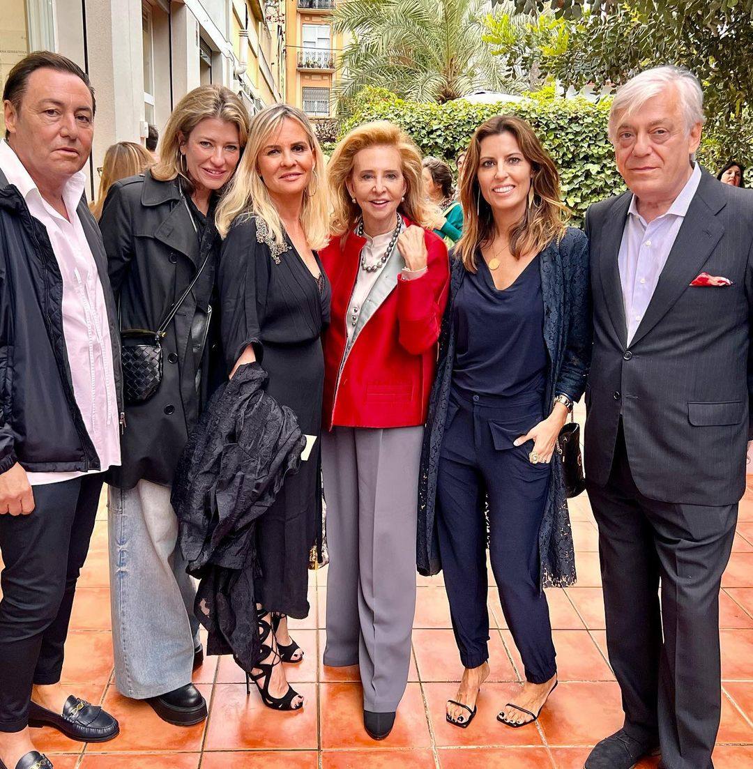 José Tamarit, Ana Varela, Eva Marcellán, Mayrén Beneyto, María Cosín y Juan Lagardera en la feria Paper.