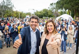 Carlos Mazón junto a Mª José Catalá en el cierre de campaña en la ciudad de Valencia.