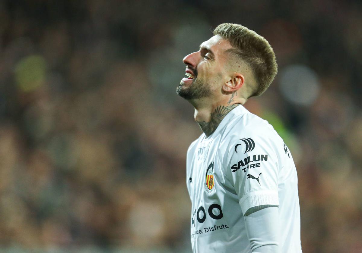 Samu Castillejo, durante un partido de esta temporada con el Valencia.