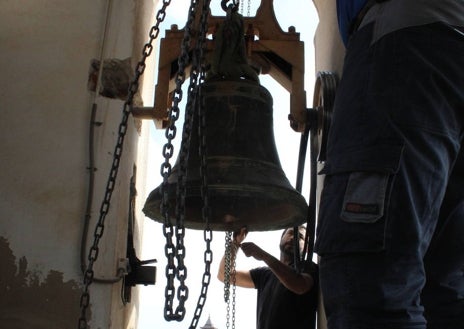 Imagen secundaria 1 - La iglesia de Ondara contará con una campana dedicada al centenario de la patrona