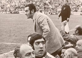 Di Stéfano pregunta por el resultado del Manzanares que finalmente le dio la Liga al Valencia.