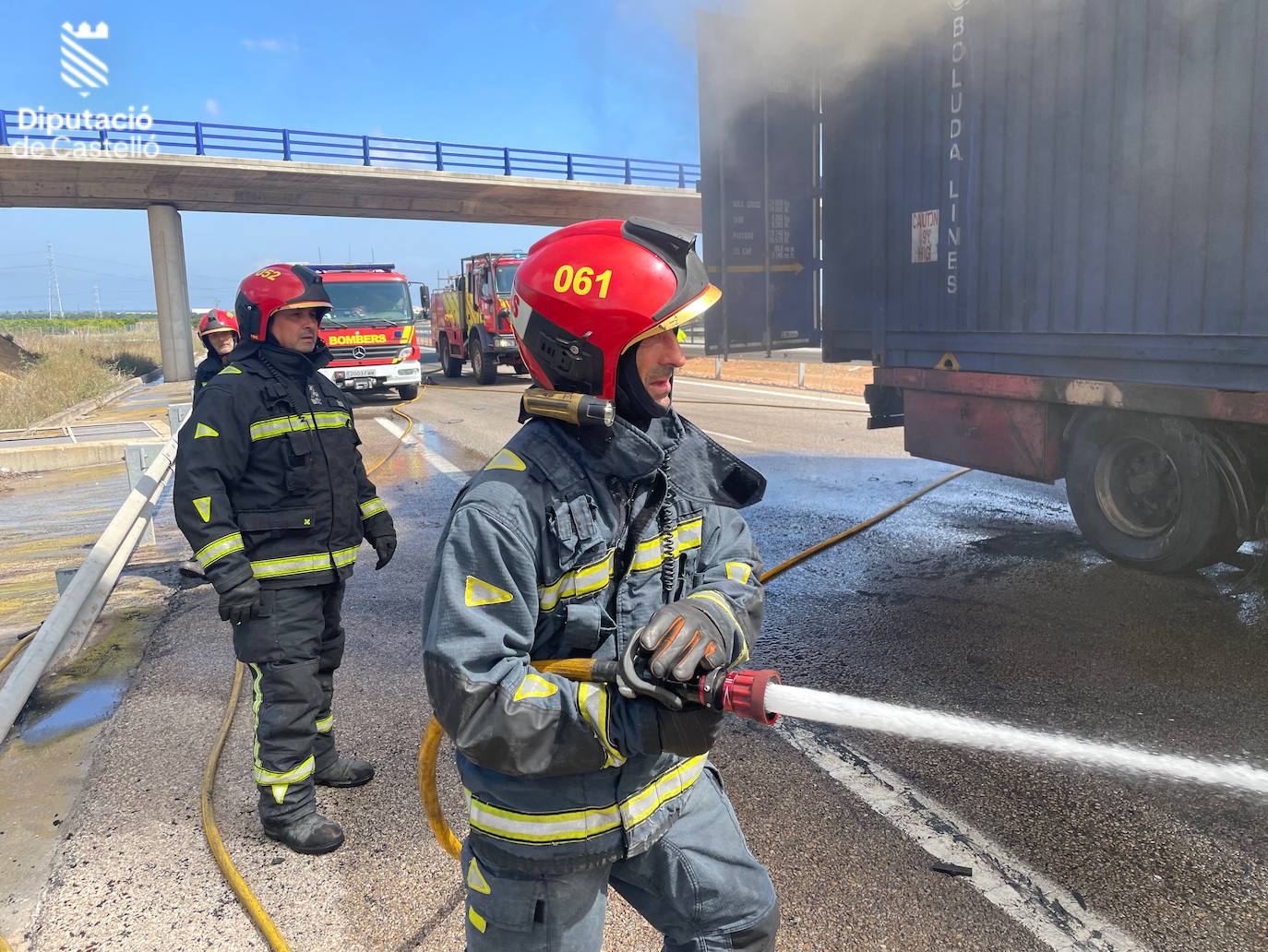 Accidente entre dos camiones en la A-7