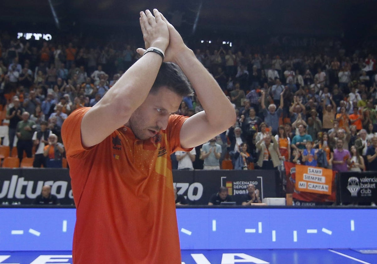 Van Rossom, emocionado, se despide de la Fonteta.