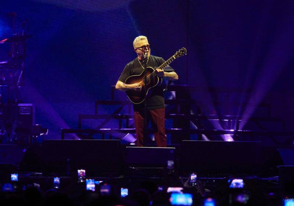 Alejandro Sanz, en su actuación este 3 de junio en Navarra.