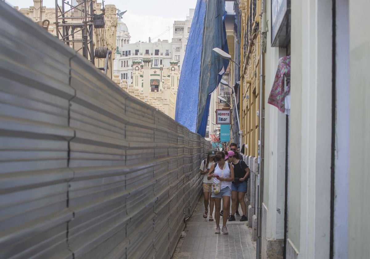 Obras en la calle Alicante, este lunes por la mañana.