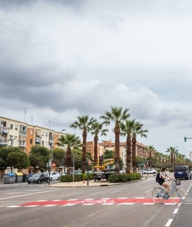 Imagen secundaria 2 - Carril bici, en su entrada al barrio de Fuensanta, en la calle Picapedrers y en Tres Forques. 