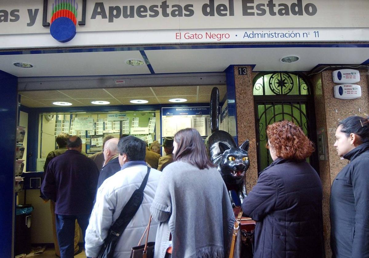 Colas en una administración de Loterías y Apuestas